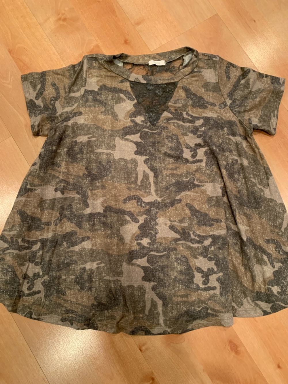 ODDY Camouflage Short Sleeve Tee in Olive and Gray with lace detail